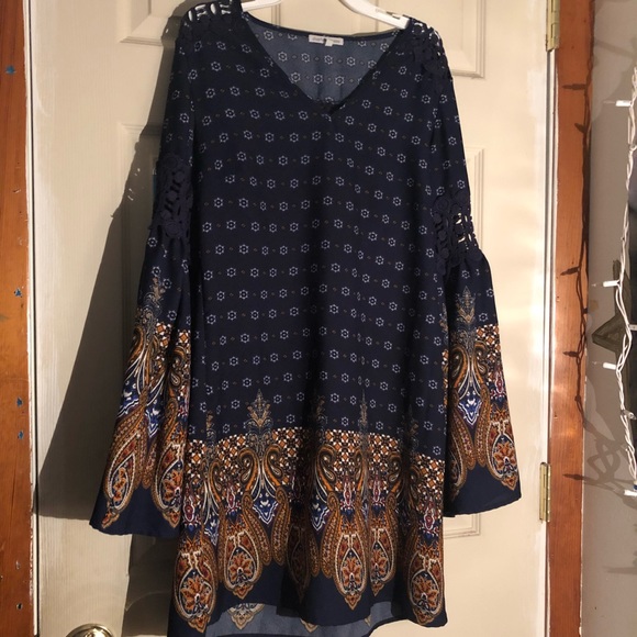 Dress - Picture 2 of 4